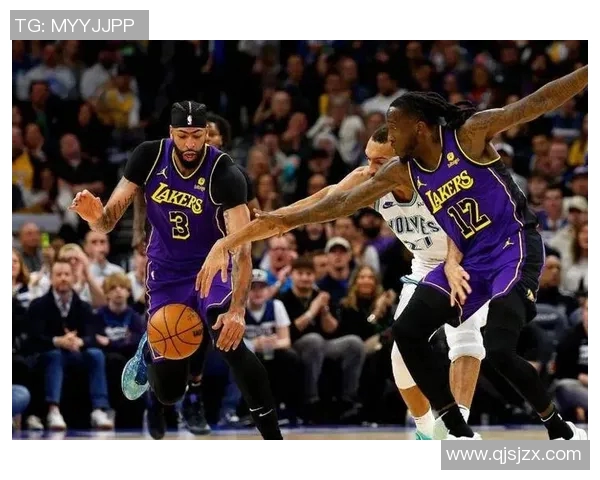 乌拉圭与法国比赛裁判表现引发争议球迷热议裁判判罚公正性